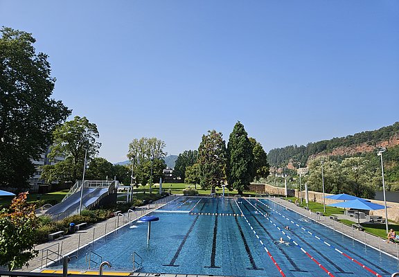 Das Bild zeigt das Freibad "NordBad" in Trier.