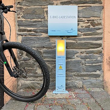 Ladestation mit Fahrrad