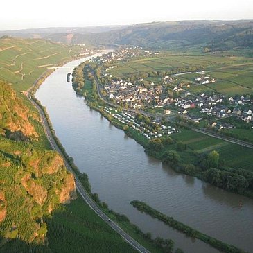 Die Mosel und Erden