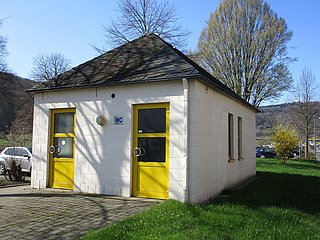 Öffentliche Toilette Uferallee