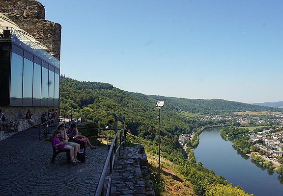 Burgruine Landshut mit Moselblick