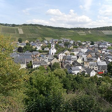 Maring mit Honigberg im Hintergrund