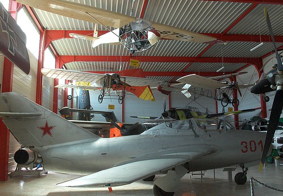 Das Bild zeigt Flugzeuge der Flugausstellung Junior.