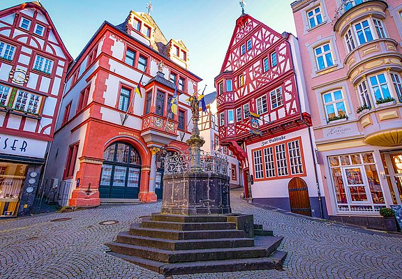 Michaelsbrunnen am Marktplatz in Bernkastel