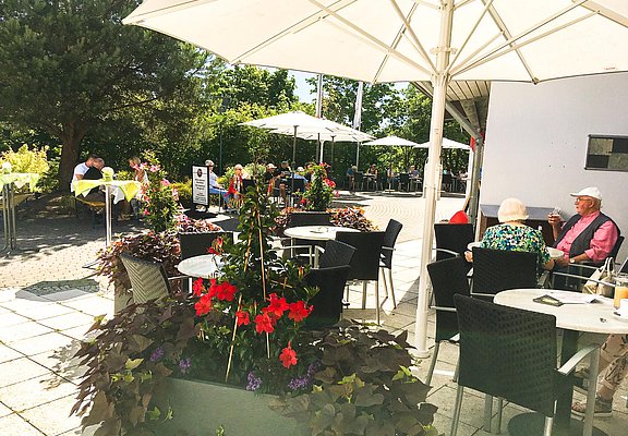 Café und Bistro im Kurgastzentrum_Außenbereich