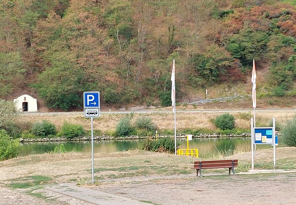 Rachtig_Busparkplatz