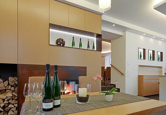 Detailansicht der Vinothek des Weinguts Bottler