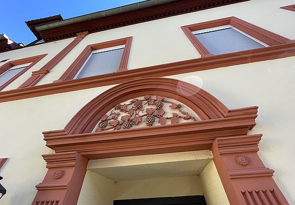 Weintrauben vor der Tür