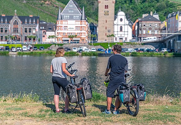 Auf dem Mosel-Radweg bei Bernkastel-Kues