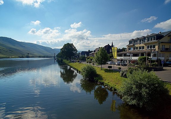 Moselhotel Sonnenuhr