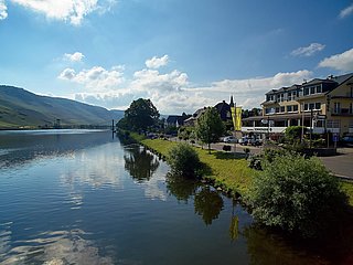 Moselhotel Sonnenuhr