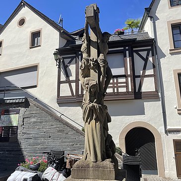 Doppelkreuz seitlich