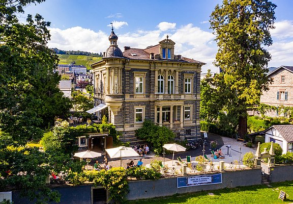 Gutsausschank im Sommer