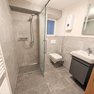 Modernes Badezimmer