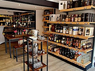 Fine Spirits & Cigars Laden