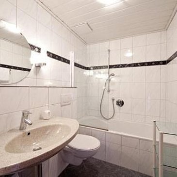 Bad Doppelzimmer mit Balkon