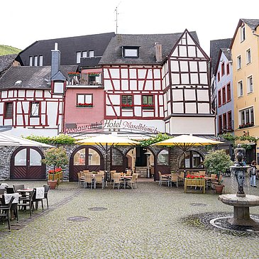 Terrasse am Karlsbader Platz