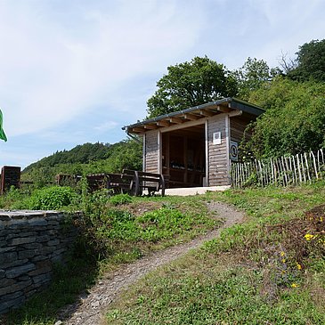 Weinbergshütte mit Rastmöglichkeit