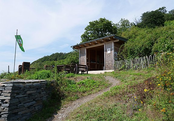 Weinbergshütte mit Rastmöglichkeit