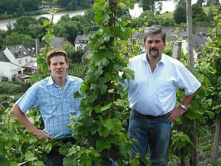 Familie Kieren in ihrem Weinberg