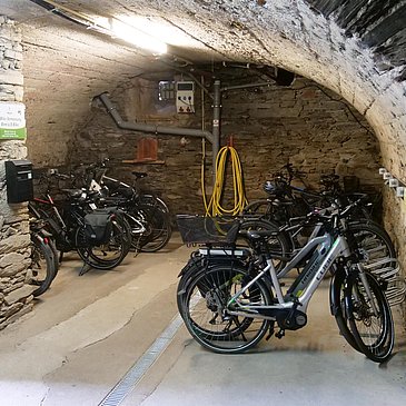 Fahrradkeller Karlsbader Platz - Fahrradständer