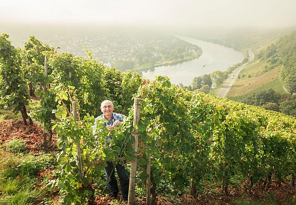 Winzer_Andreas_im Weinberg