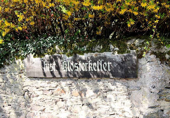 Mosel-Wanderung zwischen zwei Klöstern