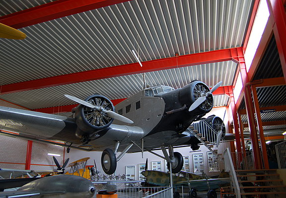 Das Bild zeigt ein Flugzeug der Flugausstellung Junior.