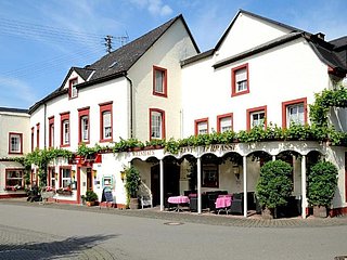 Weinhaus - Terrasse - Restaurant - Hotel Josefshof