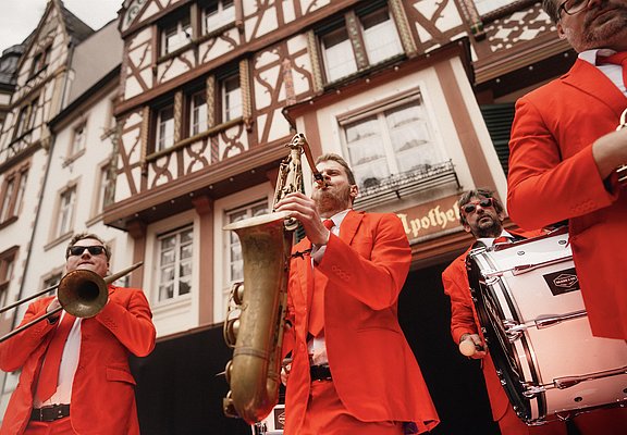 Bernkastel blüht auf am Marktplatz